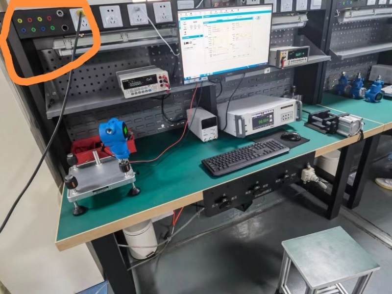 四抽一门工具车跨厂区流转:脚轮选型与防倾倒评估指南
